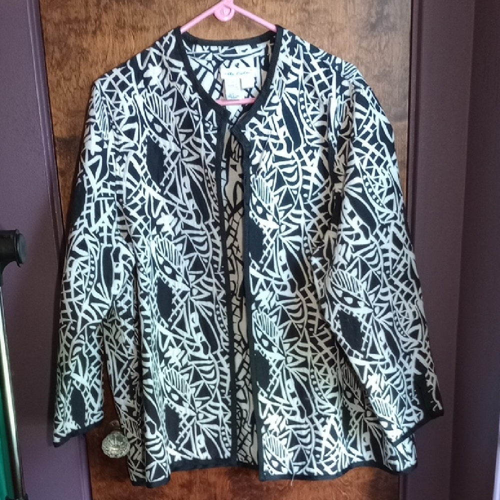Ulla Popken Unique Black and White Collarless Patterned Jacket Size 20 22